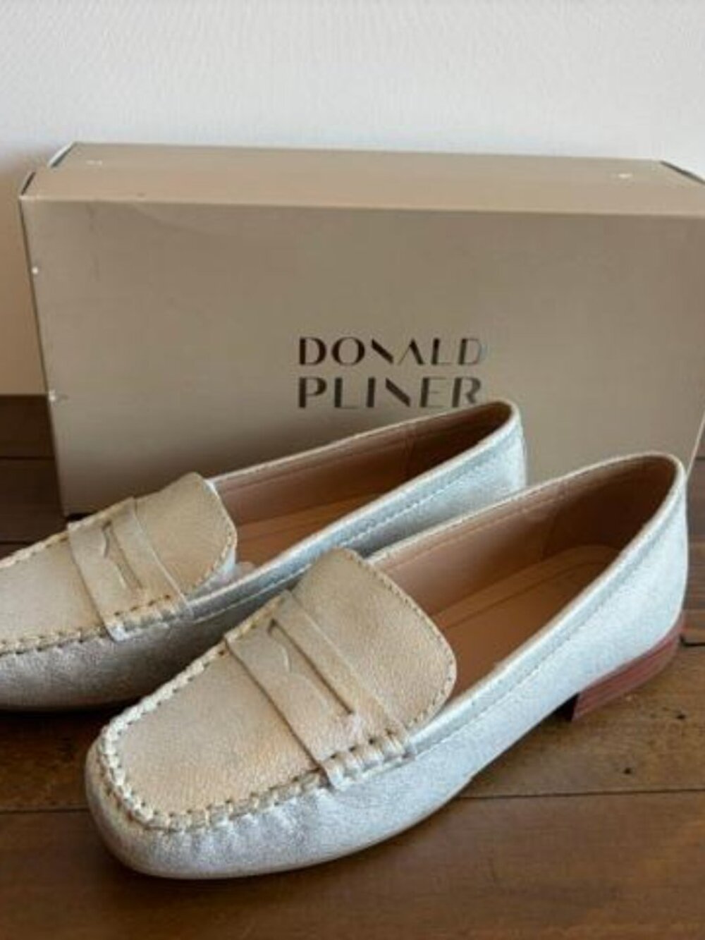 Donald J Pliner Women's Binah Metallic Silver Penny Loafer size 7 New